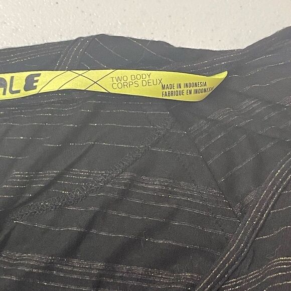 Free People Minimale black top oversized gold metallic stripes - Picture 5 of 6